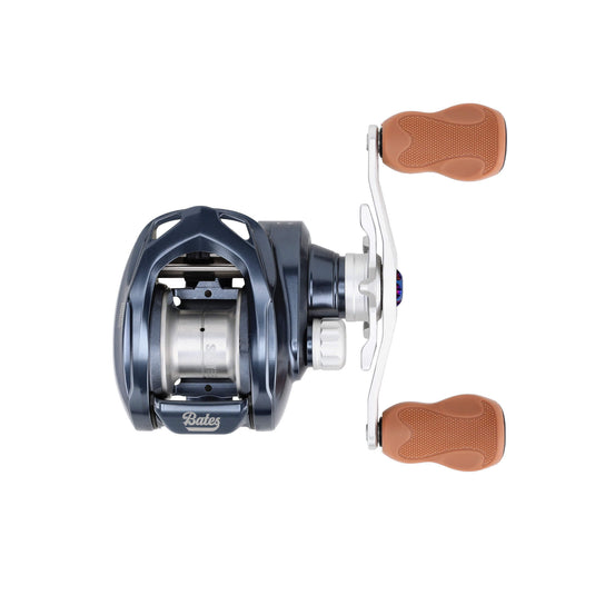Bates - The Hundo Salty Baitcast Reel (RH)