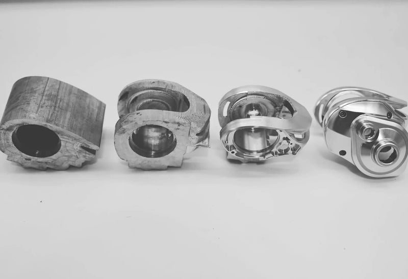 Load image into Gallery viewer, Bates - The Hundo Salty Baitcast Reel (RH)
